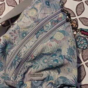 Sakroots on the go Sling Backpack - Sea turtle